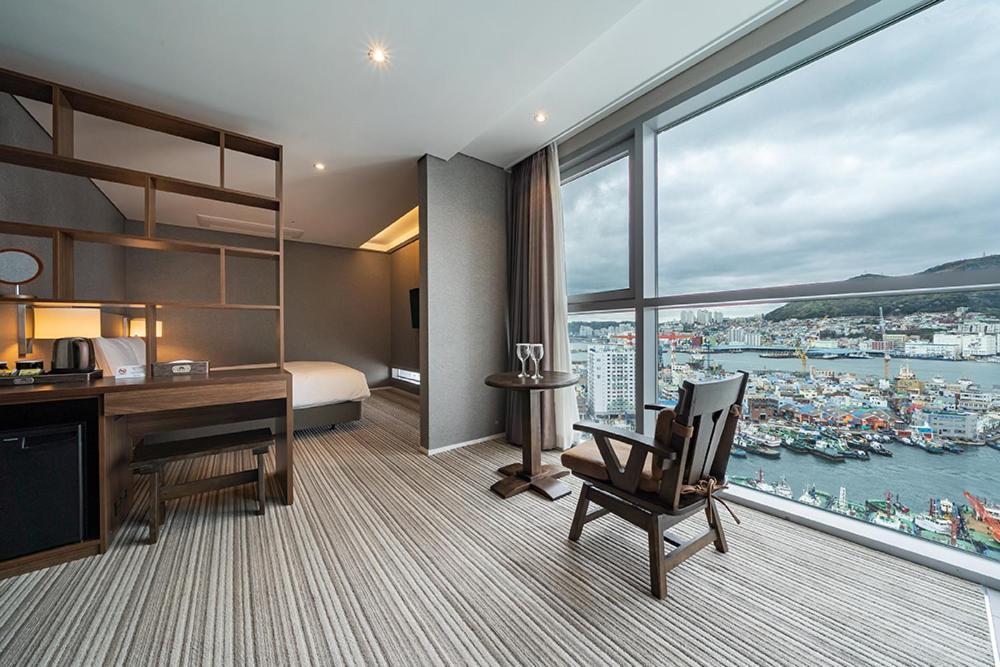 Island Hotel Пусан Екстериор снимка